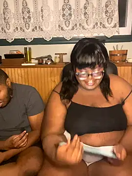 Snapshot of TheChubbySiren chatting on 10-26-25, 01:22 TheChubbySiren online show from 10-26-25, 01:22