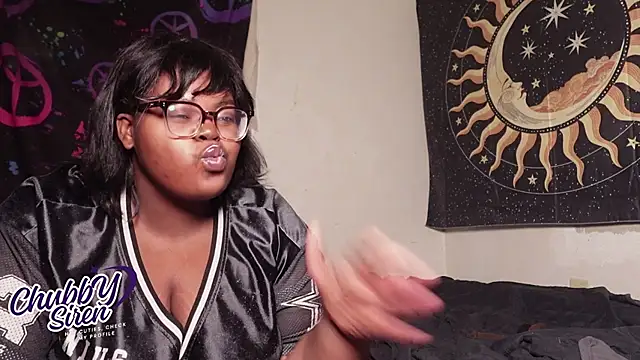 Snapshot of TheChubbySiren chatting on 11-29-25, 01:52 TheChubbySiren online show from 11-29-25, 01:52