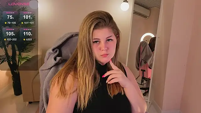 Scarlet Sinera online show from 11-07-25, 11:38