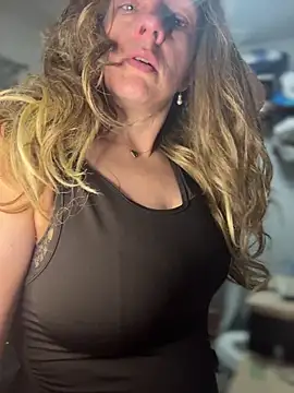 Snapshot of queenkelly1234 chatting on 02-17-26, 03:03 queenkelly1234 online show from 02-17-26, 03:03