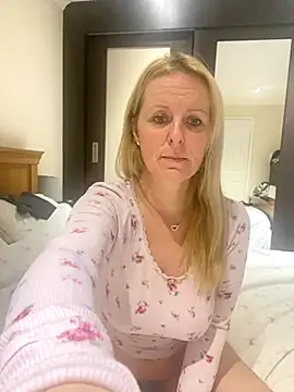 Snapshot of madamlillyrose chatting on 11-12-25, 08:26 madamlillyrose online show from 11-12-25, 08:26