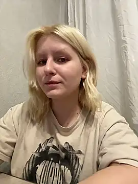 Snapshot of BonnyeBoom chatting on 02-25-26, 03:32 BonnyeBoom online show from 02-25-26, 03:32