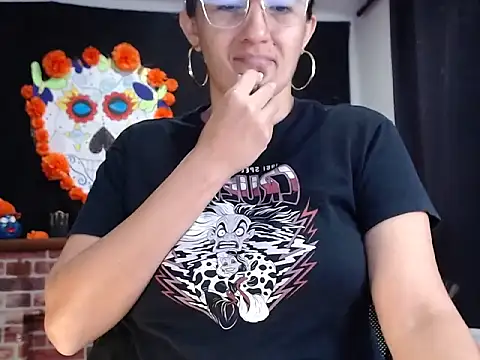 Snapshot of Lucyy_Naugthy chatting on 11-21-25, 11:53 Lucyy Naugthy online show from 11-21-25, 11:53