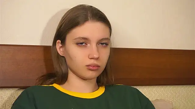 RoslynArcuo online show from 11-21-25, 08:40