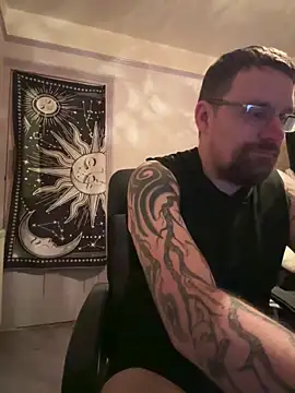 Snapshot of Otis_Firefly chatting on 10-16-25, 05:47 Otis Firefly online show from 10-16-25, 05:47