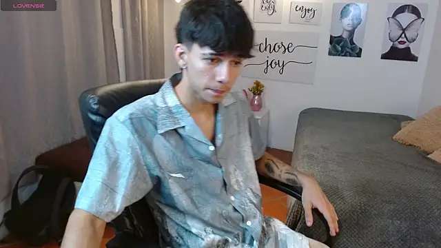 AmethystShadow17 online show from 11-06-25, 03:57