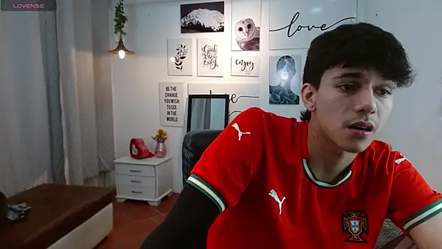 AmethystShadow17 online show from 12-19-25, 09:44