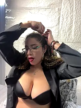 Snapshot of Yvonny27 chatting on 11-01-25, 05:53 Yvonny27 online show from 11-01-25, 05:53