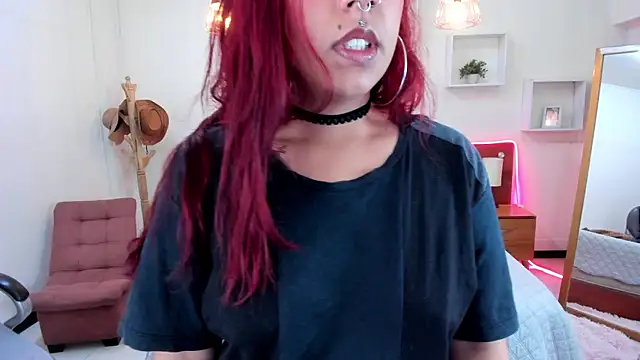 Snapshot of Cat__Moon__ chatting on 10-24-25, 08:05 Cat Moon online show from 10-24-25, 08:05