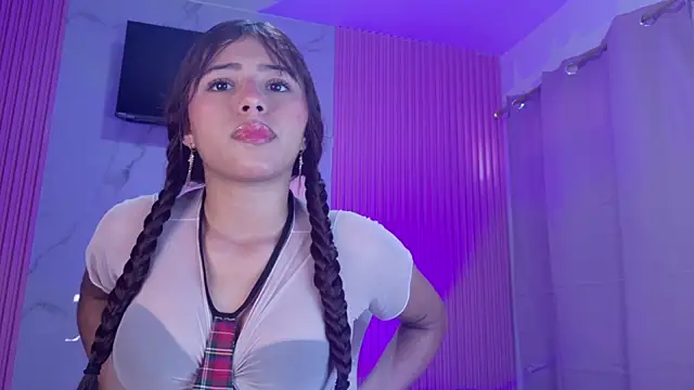 Snapshot of dafne17_ chatting on 11-13-25, 03:55 dafne17 online show from 11-13-25, 03:55