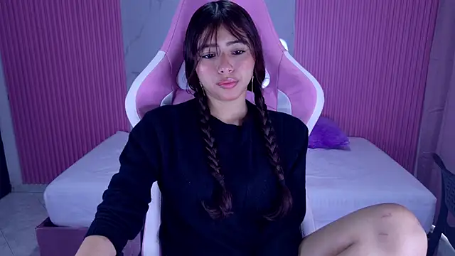 Snapshot of dafne17_ chatting on 11-21-25, 02:16 dafne17 online show from 11-21-25, 02:16