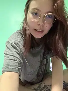 Snapshot of KittyK_at chatting on 10-21-25, 06:19 KittyK at online show from 10-21-25, 06:19