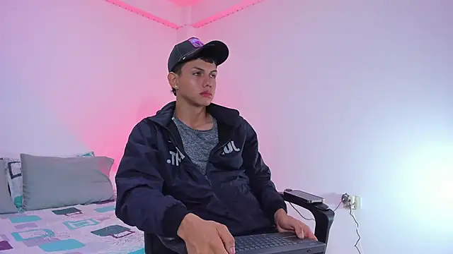 Snapshot of Axel_Cody_ chatting on 10-28-25, 11:36 Axel Cody online show from 10-28-25, 11:36