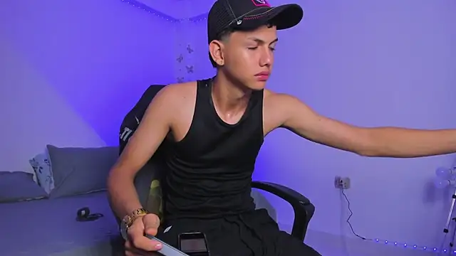 Snapshot of Axel_Cody_ chatting on 10-31-25, 11:33 Axel Cody online show from 10-31-25, 11:33