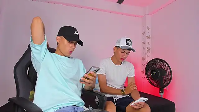 Snapshot of Axel_Cody_ chatting on 11-17-25, 07:19 Axel Cody online show from 11-17-25, 07:19