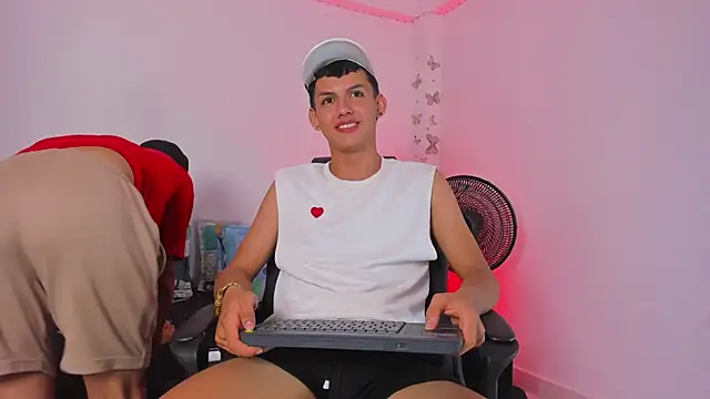 Snapshot of Axel_Cody_ chatting on 11-19-25, 08:20 Axel Cody online show from 11-19-25, 08:20