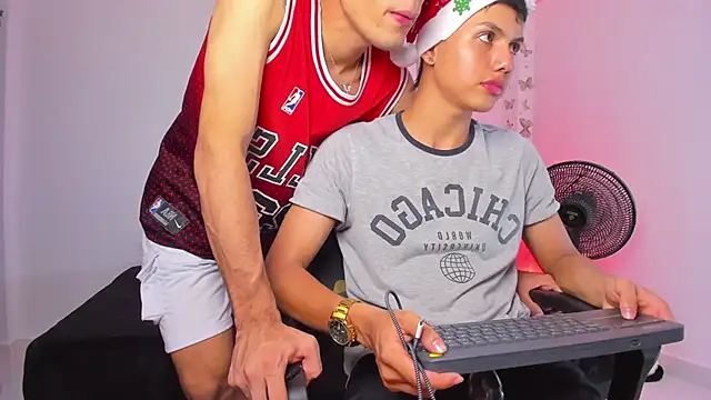 Snapshot of Axel_Cody_ chatting on 12-03-25, 08:29 Axel Cody online show from 12-03-25, 08:29