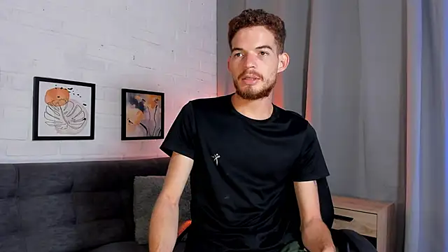 Snapshot of MATEO_HUNTER chatting on 10-16-25, 01:12 MATEO HUNTER online show from 10-16-25, 01:12