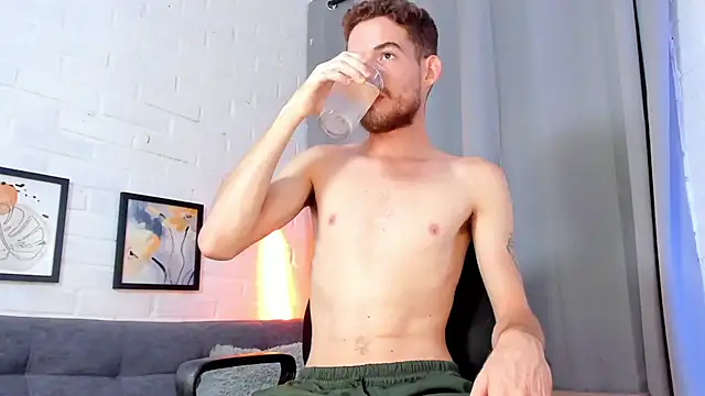 Snapshot of MATEO_HUNTER chatting on 10-19-25, 05:24 MATEO HUNTER online show from 10-19-25, 05:24