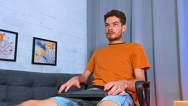 Snapshot of MATEO_HUNTER chatting on 10-29-25, 03:09 MATEO HUNTER online show from 10-29-25, 03:09