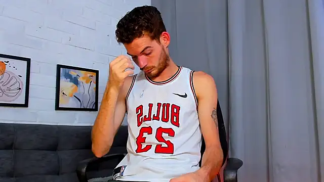 Snapshot of MATEO_HUNTER chatting on 10-30-25, 03:52 MATEO HUNTER online show from 10-30-25, 03:52