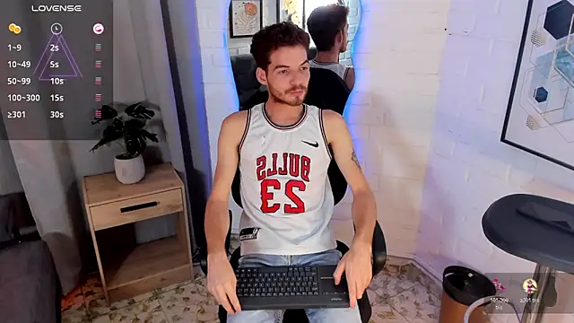 Snapshot of MATEO_HUNTER chatting on 11-05-25, 05:07 MATEO HUNTER online show from 11-05-25, 05:07