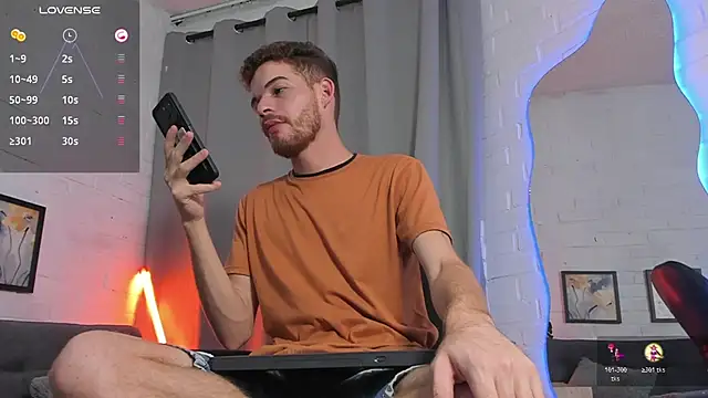 Snapshot of MATEO_HUNTER chatting on 11-17-25, 12:05 MATEO HUNTER online show from 11-17-25, 12:05