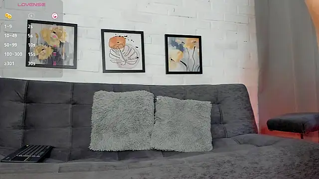 Snapshot of MATEO_HUNTER chatting on 11-25-25, 09:04 MATEO HUNTER online show from 11-25-25, 09:04