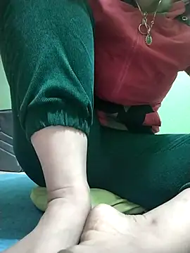 Snapshot of Amanda-_ena- chatting on 10-27-25, 04:49 Amanda- ena- online show from 10-27-25, 04:49