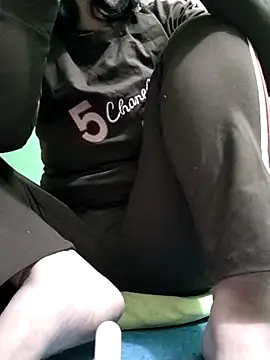 Snapshot of Amanda-_ena- chatting on 11-01-25, 03:25 Amanda- ena- online show from 11-01-25, 03:25