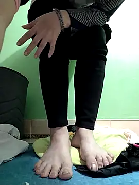 Snapshot of Amanda-_ena- chatting on 11-04-25, 10:31 Amanda- ena- online show from 11-04-25, 10:31