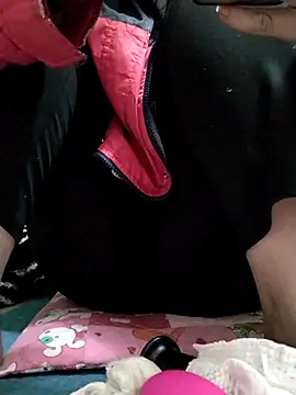 Snapshot of Amanda-_ena- chatting on 12-14-25, 09:41 Amanda- ena- online show from 12-14-25, 09:41