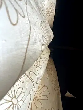 Snapshot of Zoe_fire chatting on 10-29-25, 01:02 Zoe fire online show from 10-29-25, 01:02