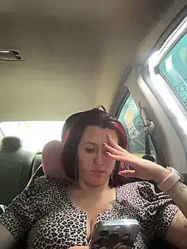 Snapshot of Zoe_fire chatting on 11-14-25, 01:43 Zoe fire online show from 11-14-25, 01:43