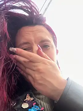 Snapshot of Zoe_fire chatting on 11-21-25, 12:26 Zoe fire online show from 11-21-25, 12:26