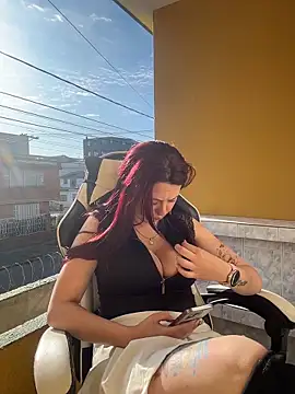 Snapshot of Zoe_fire chatting on 11-29-25, 12:30 Zoe fire online show from 11-29-25, 12:30