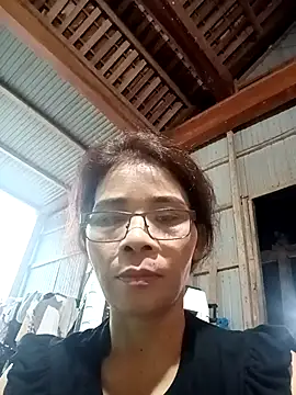 Snapshot of RizoCii chatting on 10-20-25, 01:50 RizoCii online show from 10-20-25, 01:50