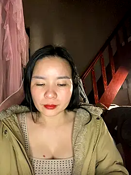 Snapshot of Listen-ly chatting on 11-20-25, 02:50 Listen-ly online show from 11-20-25, 02:50