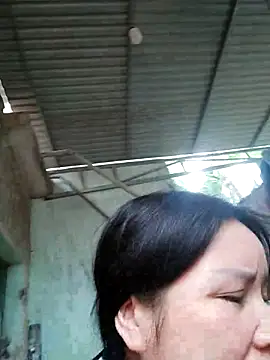 Snapshot of Listen-ly chatting on 12-04-25, 06:23 Listen-ly online show from 12-04-25, 06:23