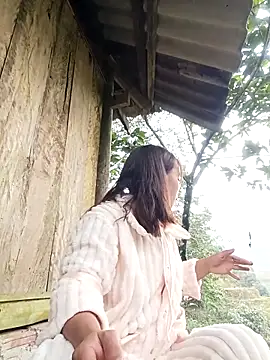 Nguyet2k4 online show from 12-05-25, 01:14