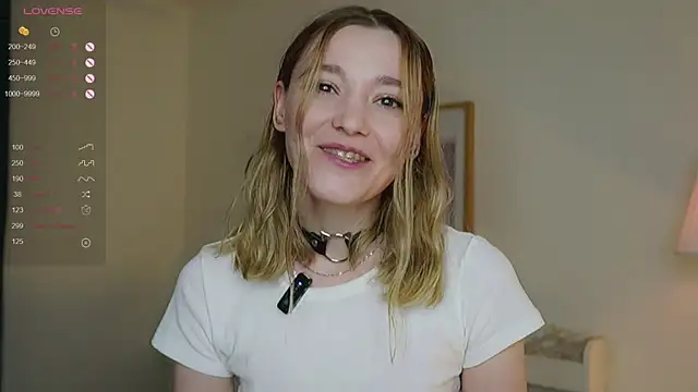 Snapshot of StarryMary chatting on 10-20-25, 09:04 StarryMary online show from 10-20-25, 09:04