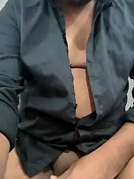 Snapshot of Akki19989 chatting on 10-18-25, 08:09 Akki19989 online show from 10-18-25, 08:09