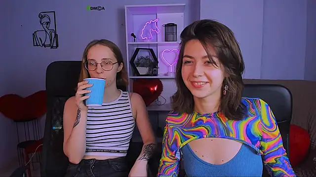 Snapshot of evalora_vei chatting on 11-12-25, 01:11 evalora vei online show from 11-12-25, 01:11