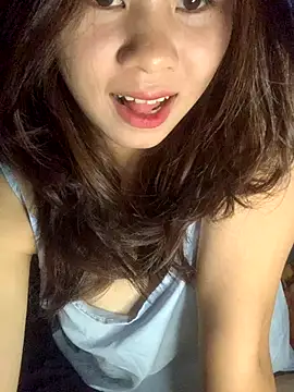 Snapshot of Yanmei_19 chatting on 10-19-25, 02:45 Yanmei 19 online show from 10-19-25, 02:45