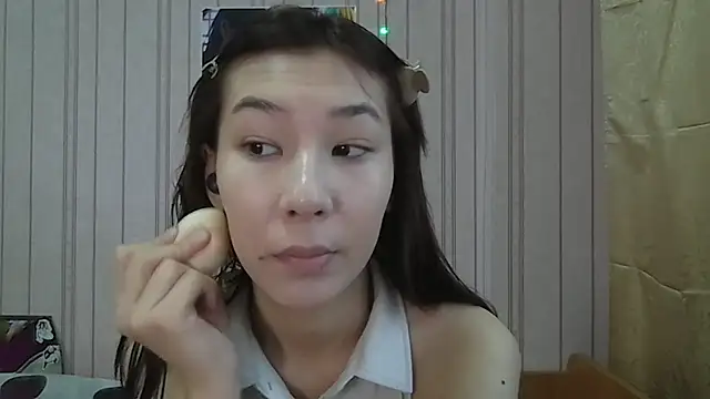 Snapshot of RegineBreyfogle chatting on 10-24-25, 01:51 RegineBreyfogle online show from 10-24-25, 01:51