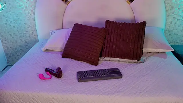 emmy rose25 online show from 02-20-26, 11:43