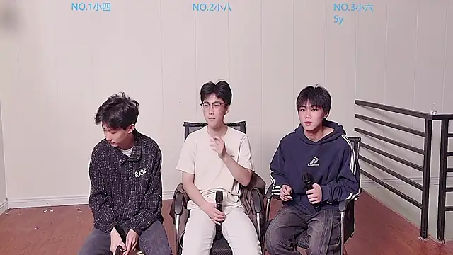 Snapshot of tyboys chatting on 10-14-25, 04:52 tyboys online show from 10-14-25, 04:52