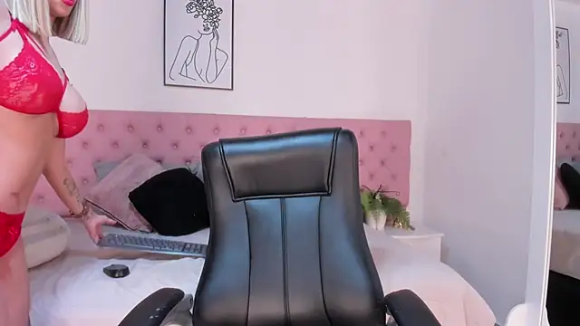 Snapshot of Hanna_Garciia chatting on 10-19-25, 08:20 Hanna Garciia online show from 10-19-25, 08:20