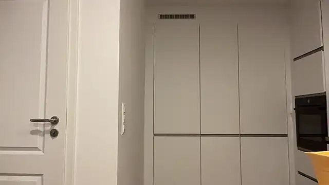 Snapshot of julialauren chatting on 11-17-25, 08:14 julialauren online show from 11-17-25, 08:14