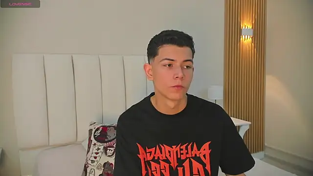 Snapshot of FireGuy_99 chatting on 10-18-25, 03:35 FireGuy 99 online show from 10-18-25, 03:35